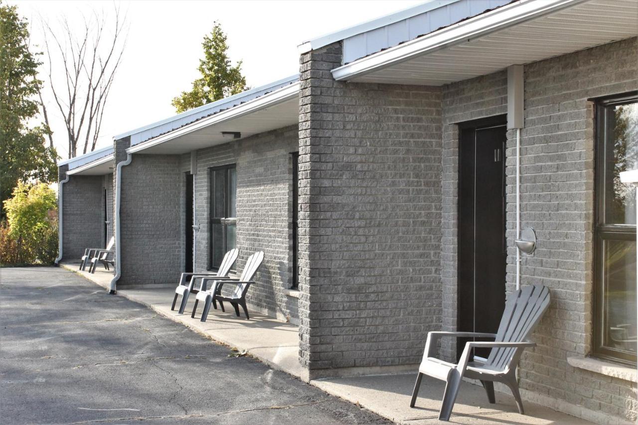 Motel Du Canton Valcourt Luaran gambar